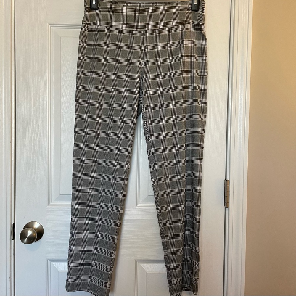 Zac & Rachel black/white pull in lightweight pant, size 6, excellent condition